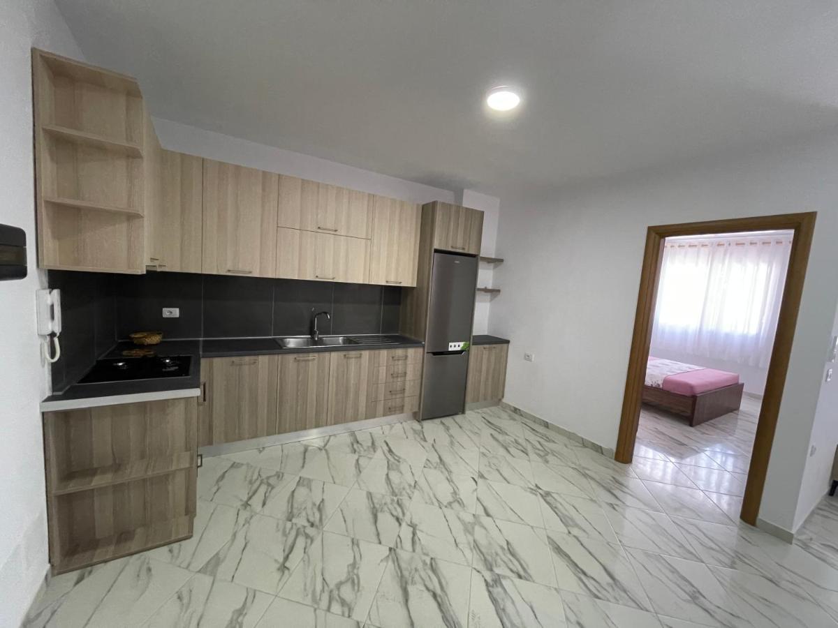 E.I.R Apartments Vlorë エクステリア 写真