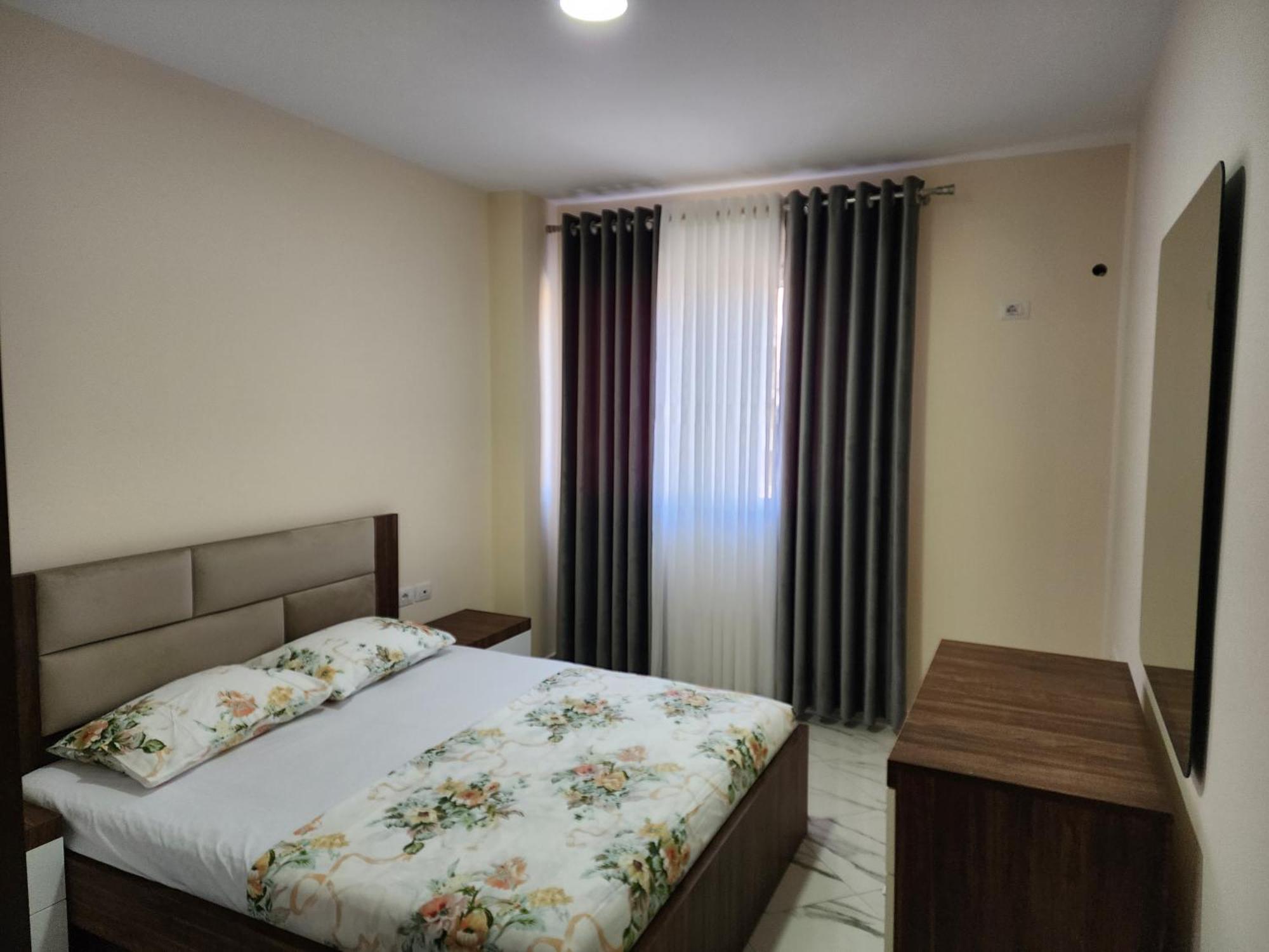 E.I.R Apartments Vlorë エクステリア 写真